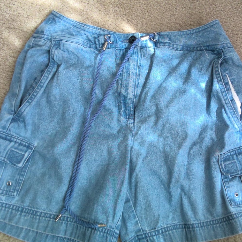 Cute light flowy jean shorts Talbots
